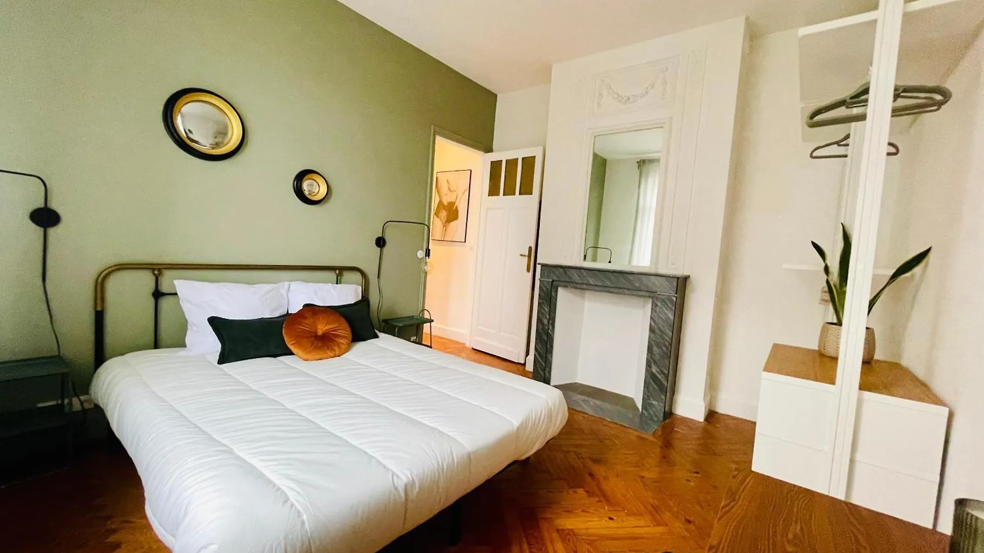 Le 52 - Appartement Haut De Gamme Plein Centre Lille - Parking